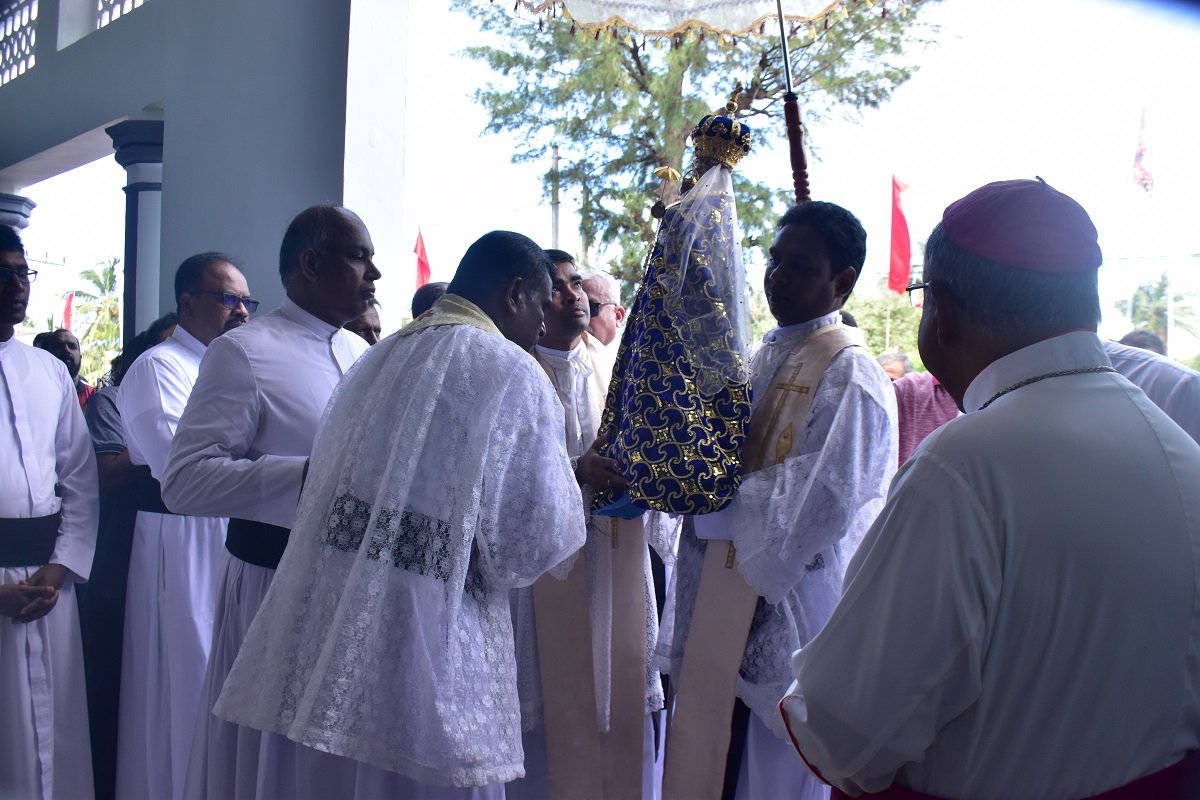 மடு மாதாவின் திருச்சொரூபம் மன்னார் மறைமாவட்ட பங்குகளுக்கு திருப்பயணம் ஆரம்பம்