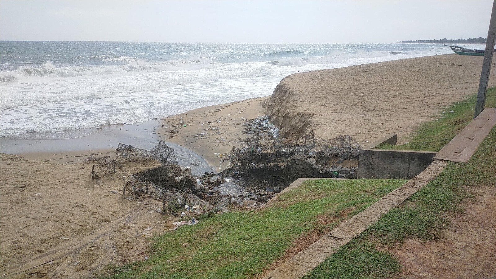 கடற்கரையோரங்களில் உள்ள பிளாஸ்டிக் கழிவுகள் அகற்ற கோரிக்கை