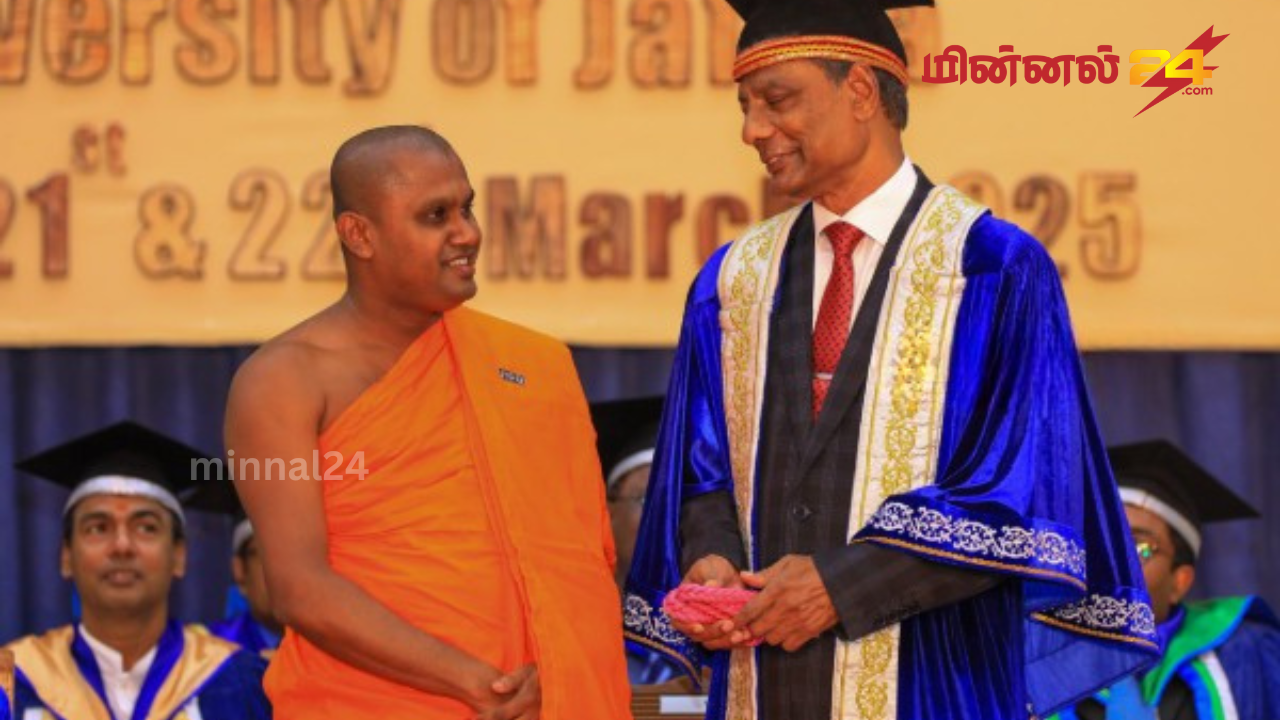 தமிழில் டிப்ளோமா பட்டம் பெற்ற பௌத்த துறவி