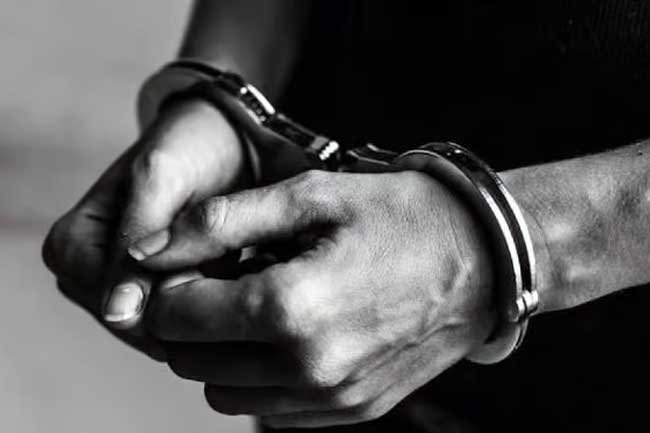 ஐஸ் போதைப்பொருளுடன் சந்தேகநபர்கள் இருவர் கைது