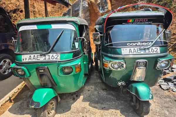 ஒரே இலக்கத்தில் இரண்டு முச்சக்கர வண்டிகள்