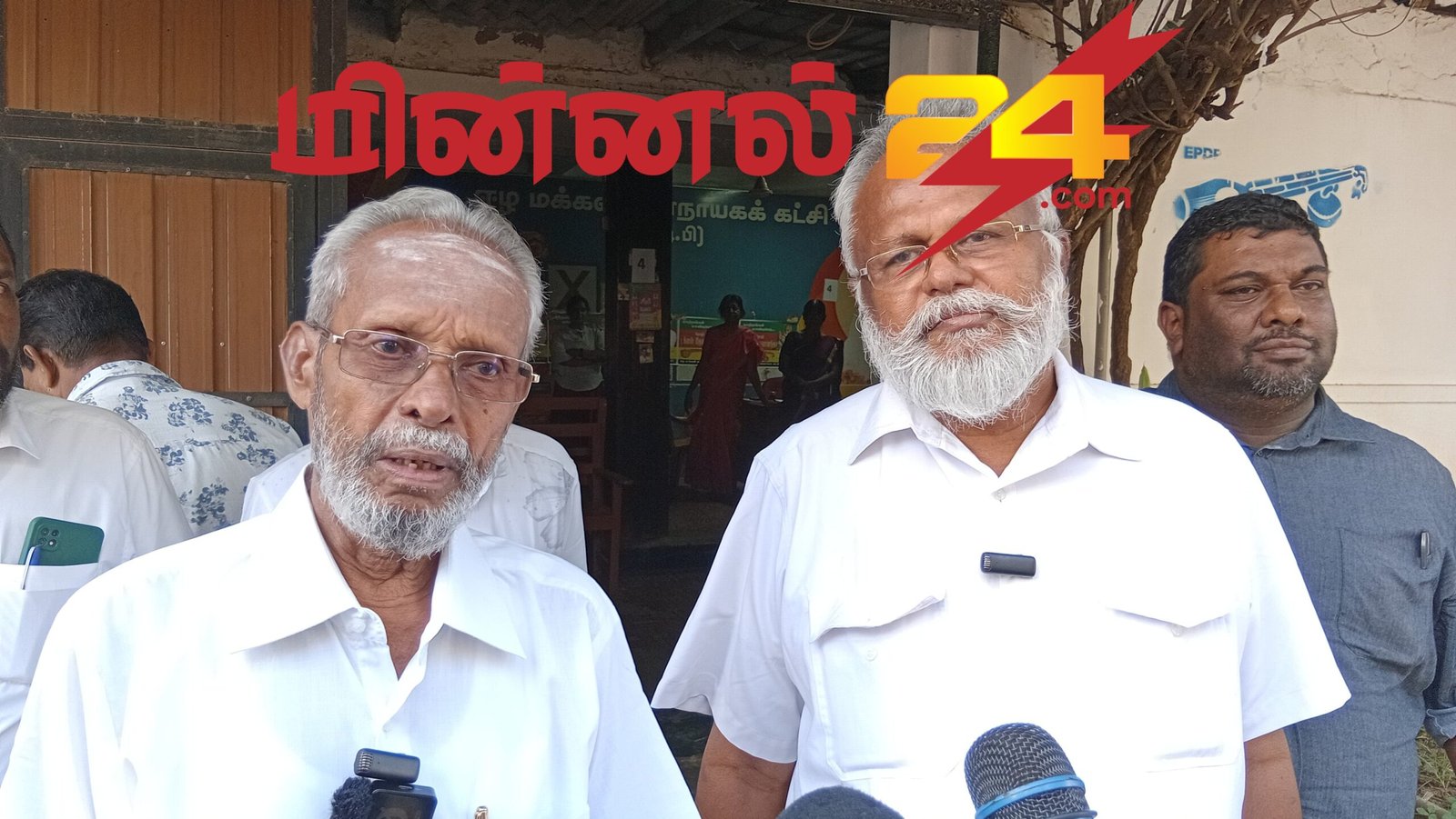 தமிழரசுக் கட்சியின் கோரிக்கை மக்கள் நலன்சார்ந்து பரிசீலிக்கப்படும்- டக்ளஸ்