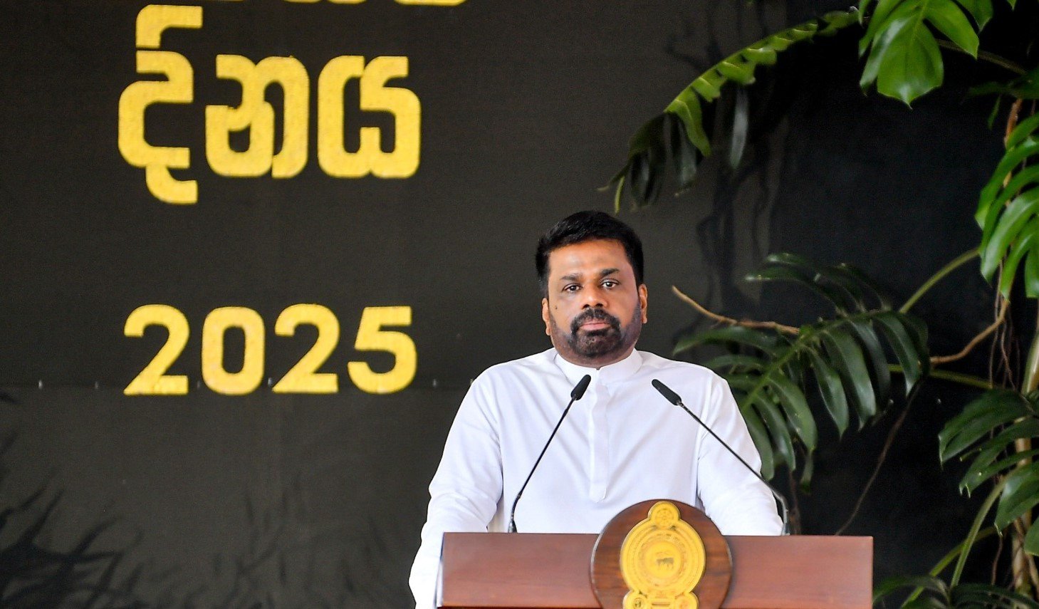 "நீங்கள் மாறுங்கள், இல்லையென்றால் நாங்கள் உங்களை மாற்றுவோம்" – அரச அதிகாரிகளிடம் ஜனாதிபதி தெரிவிப்பு