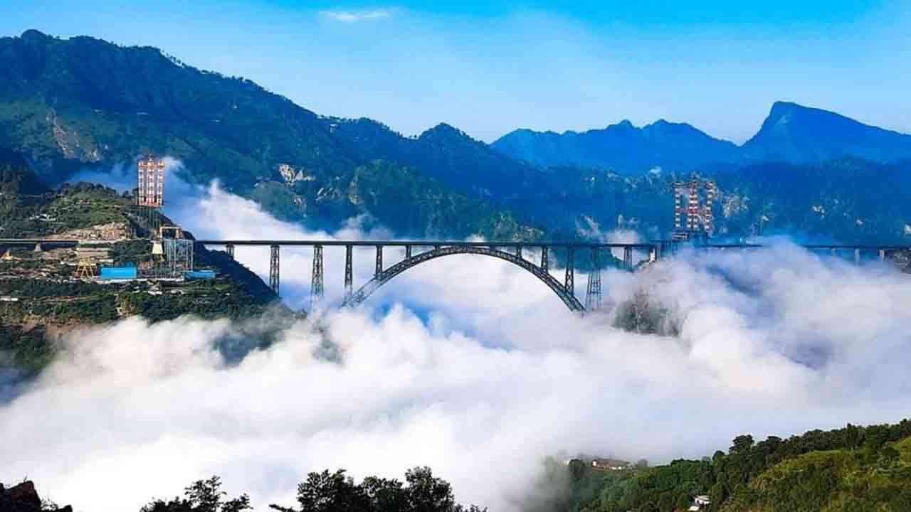 உலகின் உயரமான ரயில்வே பாலம் இன்று திறந்து வைக்கப்படவுள்ளது