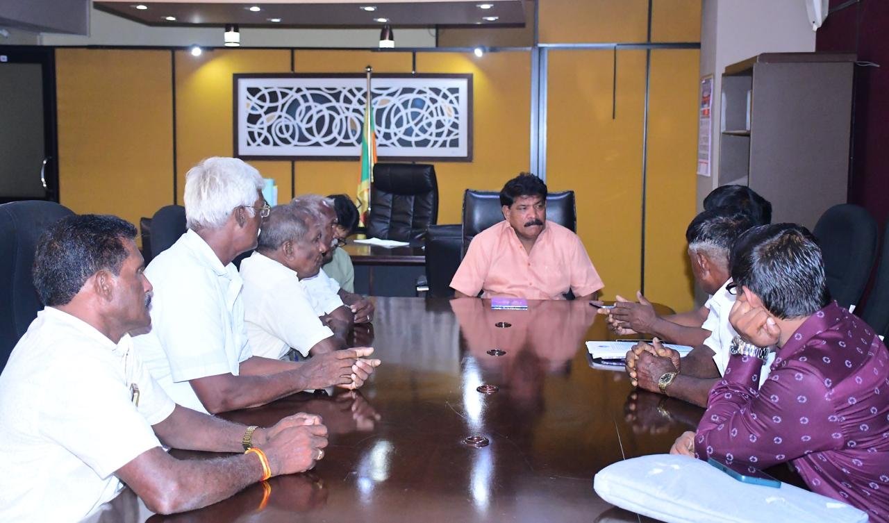 தமிழக மீனவர்கள் எல்லை தாண்டினால் கைது: மீன்பிடி அமைச்சர் உறுதி