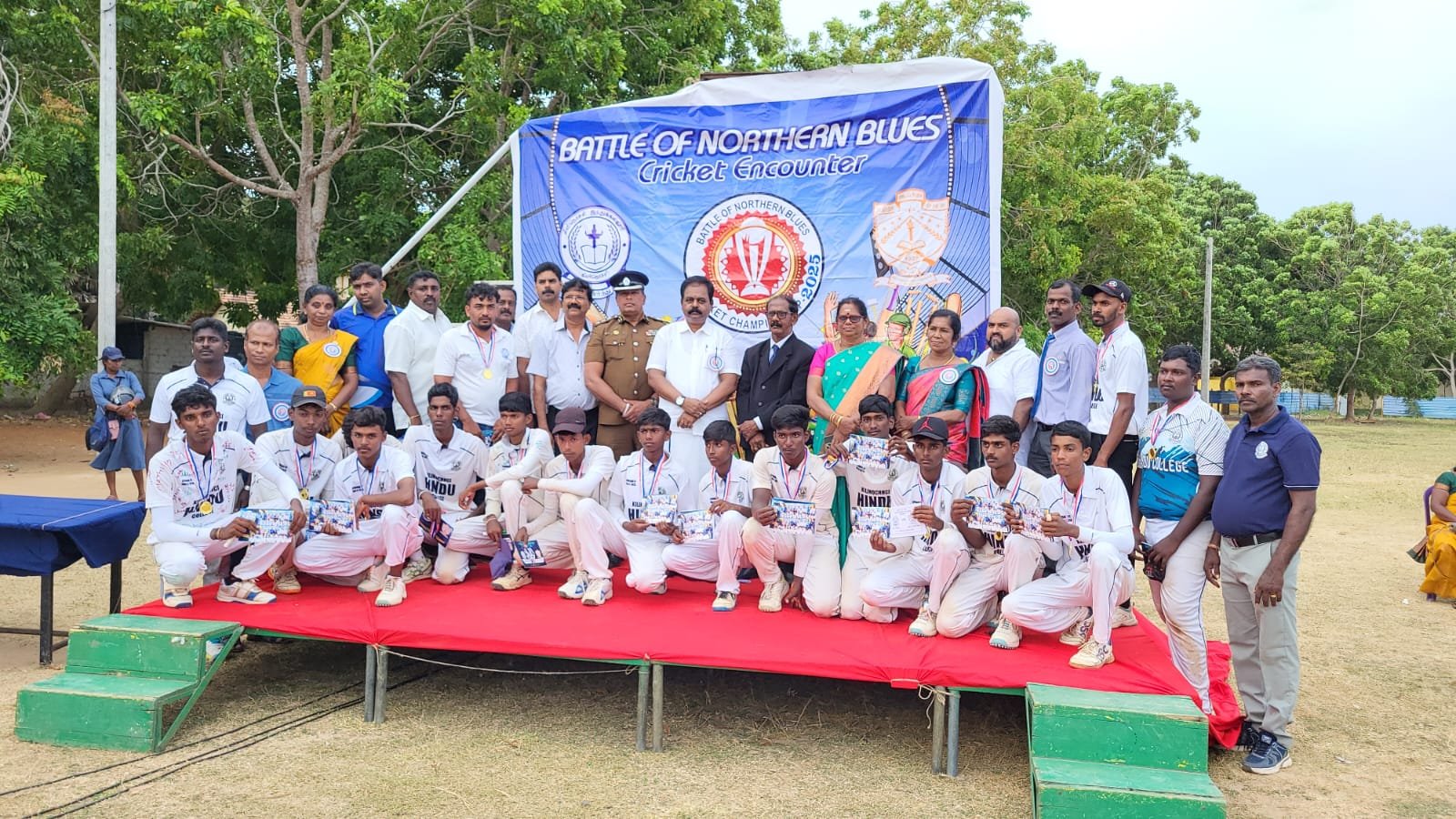 வடக்கின் நீலங்களின் சமர் : கிளிநொச்சி மத்திய கல்லூரி 86 ஓட்டங்களால் வெற்றி!