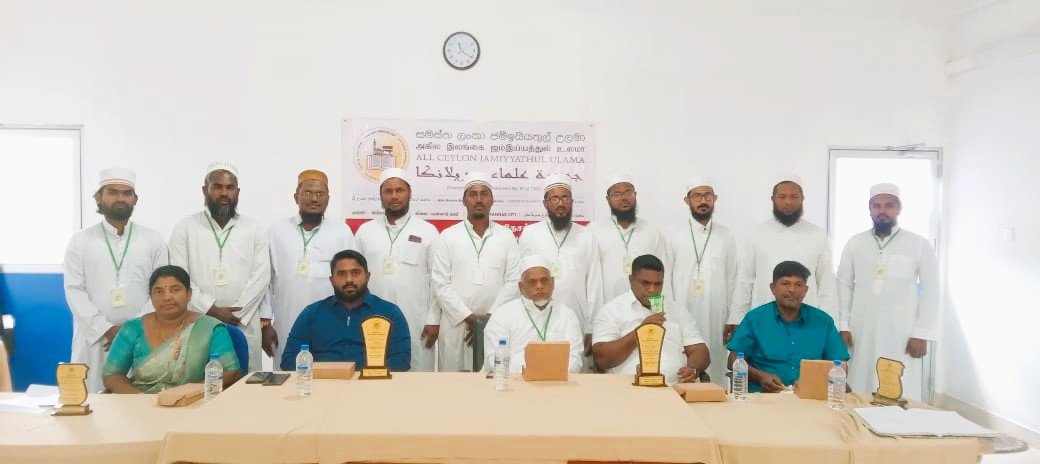 மன்னார் நகர சபை மற்றும் பிரதேச சபையின் தவிசாளர்கள் உபதவிசாளர் கௌரவிப்பு