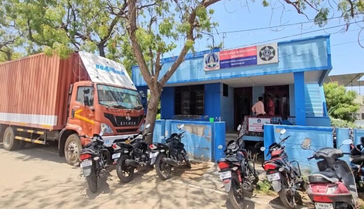 தக்காளி பெட்டிகளுக்குள் மறைத்து இலங்கைக்கு கடத்தவிருந்த கஞ்சா பறிமுதல்!