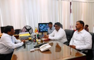 வட மாகாண ஆளுநருடன் மன்னார் நகர சபை, பிரதேச சபை தவிசாளர்கள் சந்திப்பு