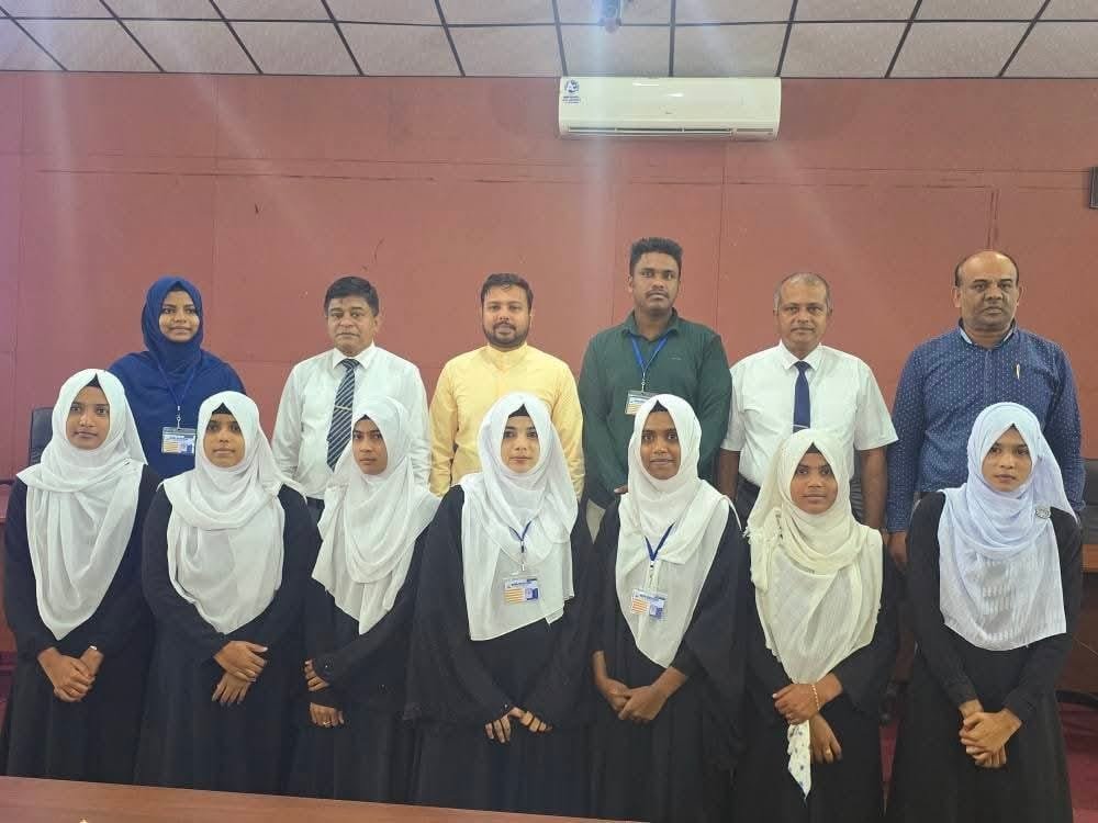 திருகோணமலை வலயத்திற்குற்பட்ட பாடசாலையில் சான்றிதழ்களும் பரிசில்களும் வழங்கும் நிகழ்வு