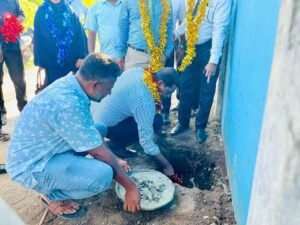 சாய்ந்தமருதில் வீதிகள் புனர் நிர்மாண வேலைகளுக்காக அங்குரார்ப்பணம் செய்து வைப்பு