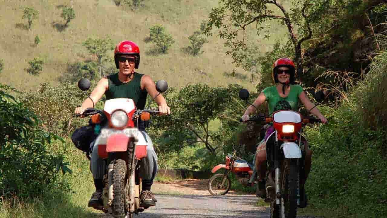 1000 வௌிநாட்டு சுற்றுலாப் பயணிகளுக்கு சாரதி அனுமதிப்பத்திரம்