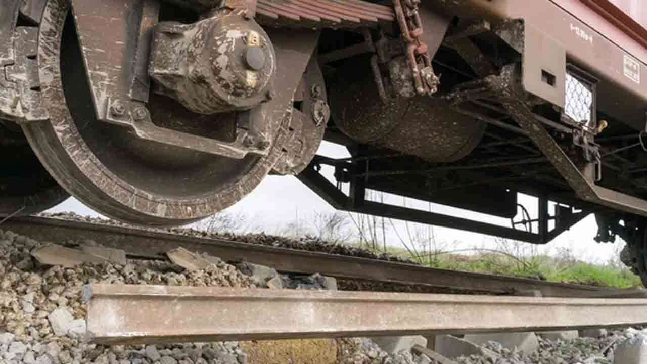 கோட்டைக்கும் மருதானைக்கும் இடையில் அனைத்து ரயில் சேவைகளும் தாமதம்
