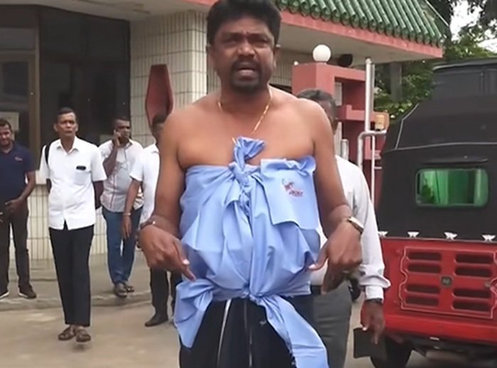 தங்களை பற்றி தவறான தகவல்களை அமைச்சரும் அதிகாரிகளும் பரப்புவதாக தபால் ஊழியர் குற்றச்சாட்டு!