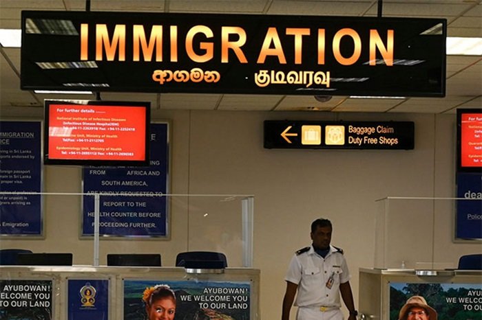 100 மில்லியன் ரூபாய் பெறுமதியான ஸ்மார்ட்போன்களுடன் இருவர் கைது!