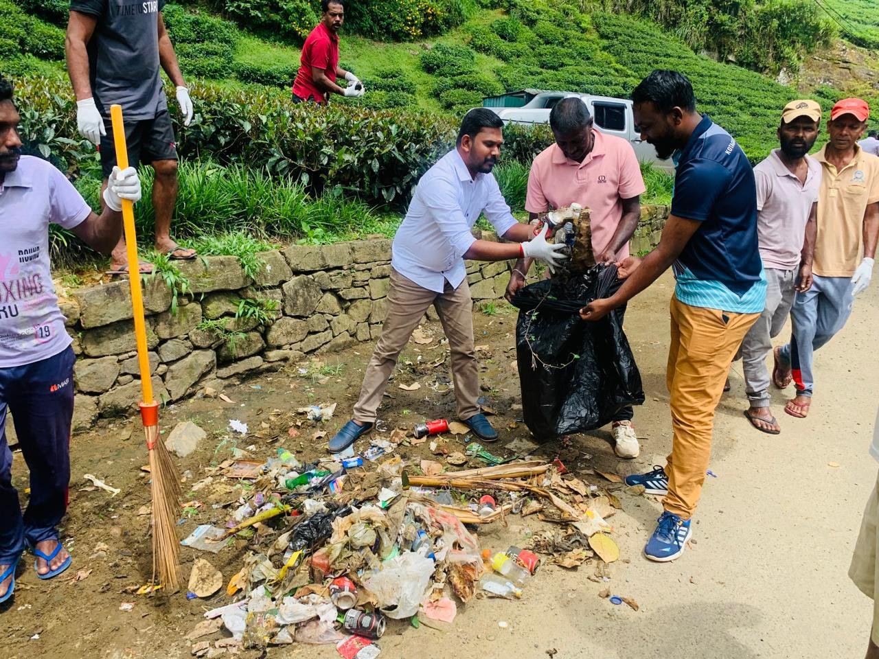 கொட்டகலையில் க்ளீன் ஸ்ரீலங்கா வேலைத்திட்டத்தின் கீழ் சிரமதான நிகழ்வு