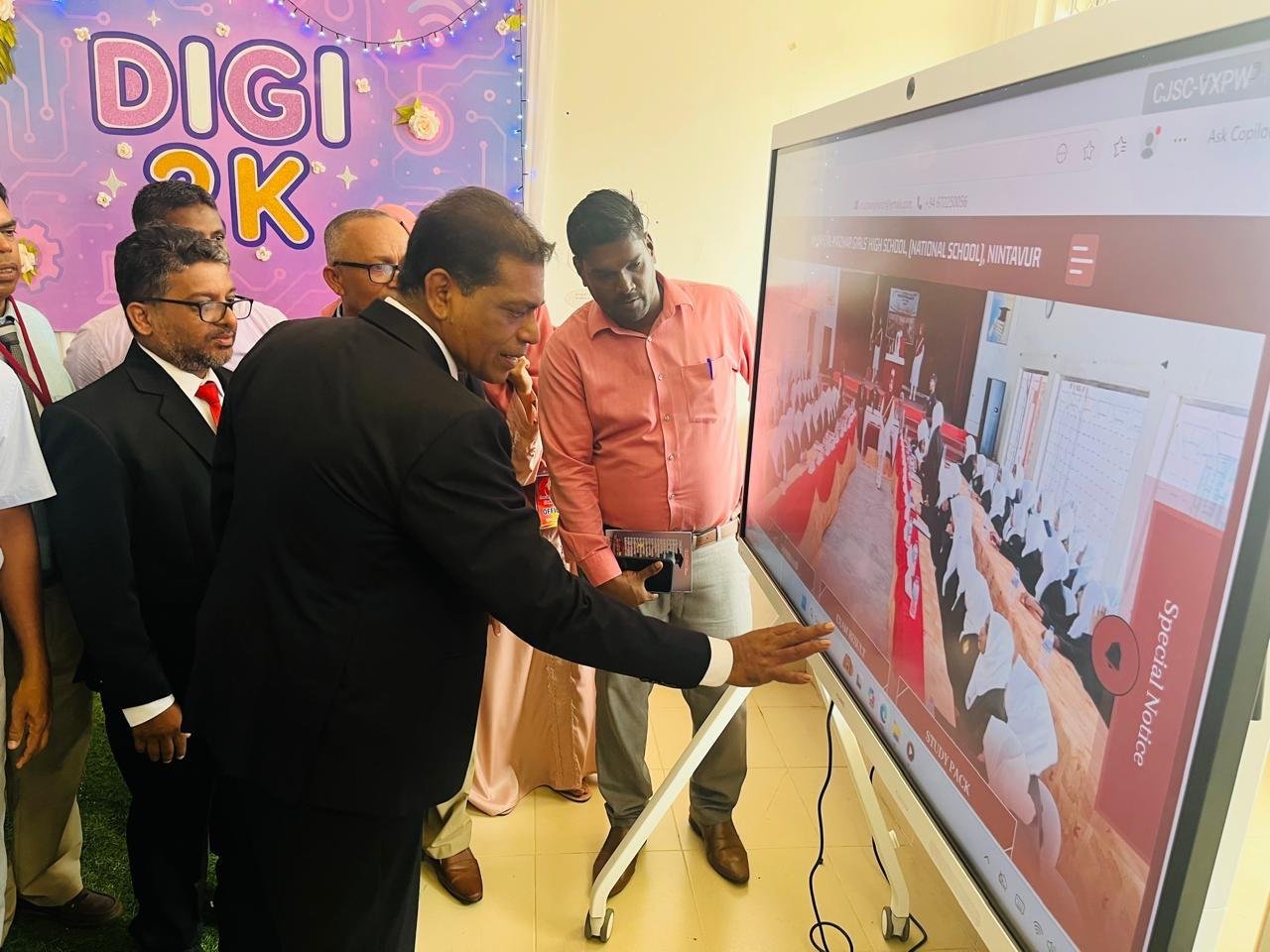 நிந்தவூரில் மாபெரும் கல்விக் கண்காட்சி