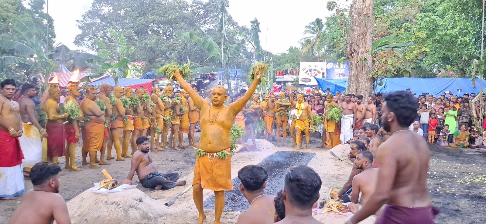 பாண்டிருப்பு ஸ்ரீ திரௌபதை அம்மன் ஆலய வருடாந்த தீமிதிப்பு
