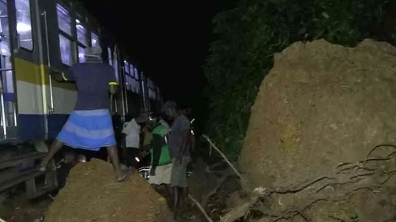 .கரையோர ரயில் சேவைகள் தாமதம்