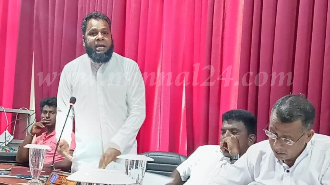 நாவிதன்வெளியில் அமைந்துள்ள மதுபான விற்பனை நிலையங்களுக்கு 15 ஆயிரம் அறவிட தீர்மானம்