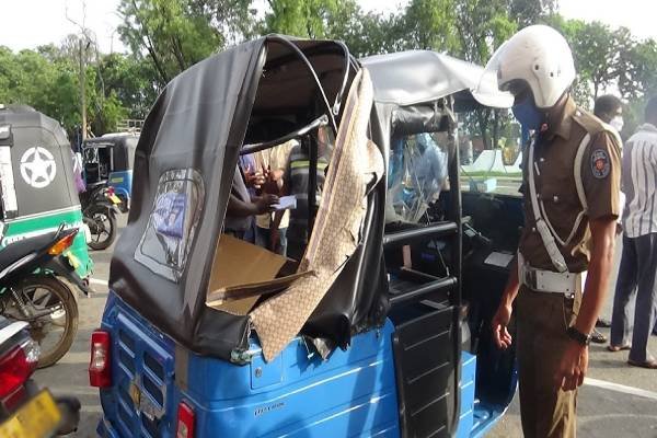 தலவாக்கலையில் முச்சக்கர வண்டி விபத்து