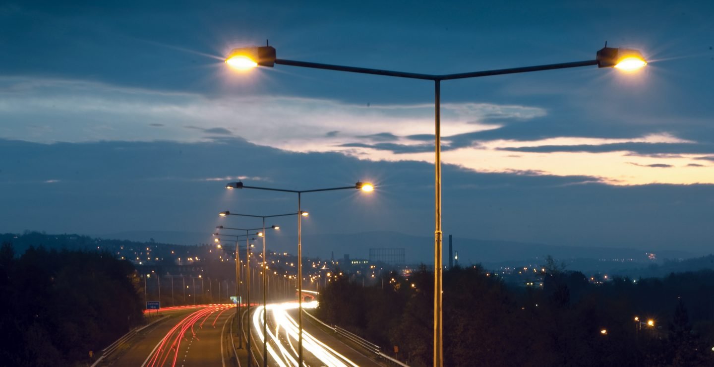 வீதி விளக்குகளுக்கான மின்சார கட்டணத்தை செலுத்த தவறிய உள்ளூராட்சி நிறுவனங்கள்