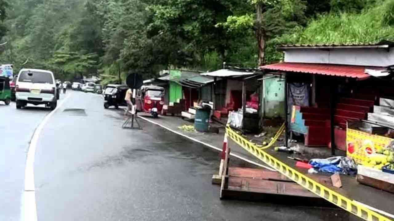 கொழும்பு - கண்டி பிரதான வீதியின் கடுகன்னாவ பகுதி மீண்டும் மூடப்பட்டது