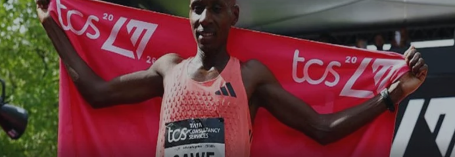 உலக மரதன் வரலாற்றில் புதிய சாதனை!