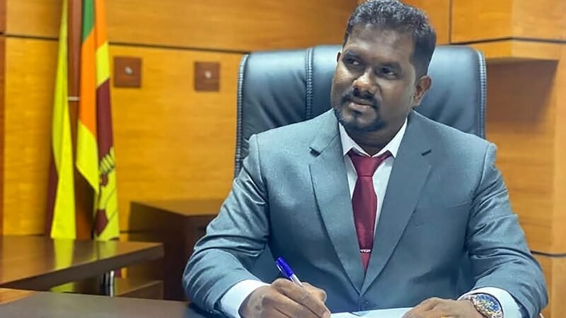 காவத்தை நீலகமாம் தோட்டத்தில் வீடு உடைப்பு: 9 பேர் கைது