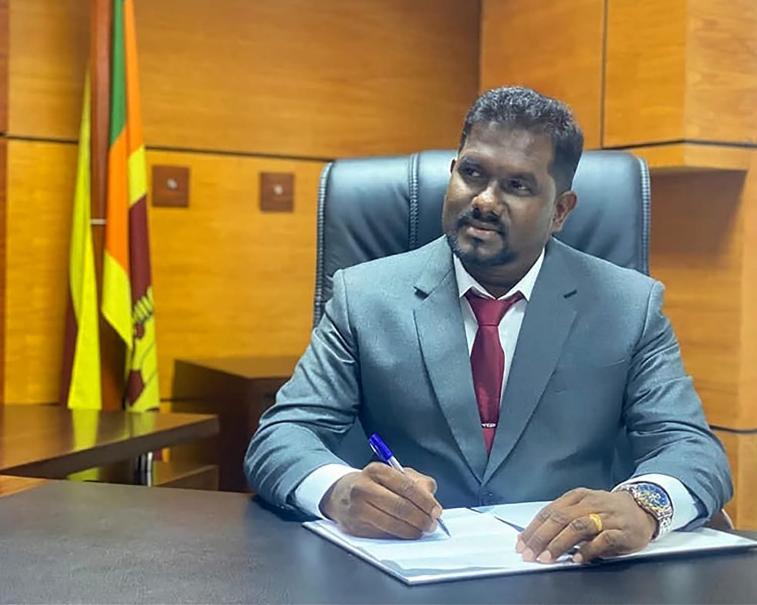 காவத்தை நீலகமாம் தோட்டத்தில் வீடு உடைப்பு: 9 பேர் கைது