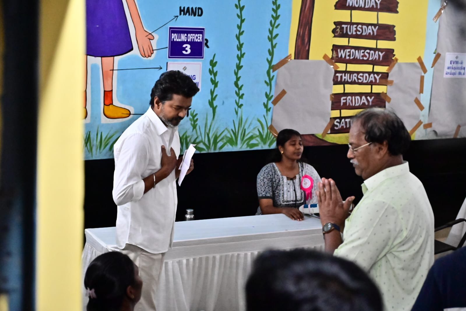 தனது ஜனநாயகக் கடமையை நிறைவேற்றினார் தவெக தலைவர் விஜய்!