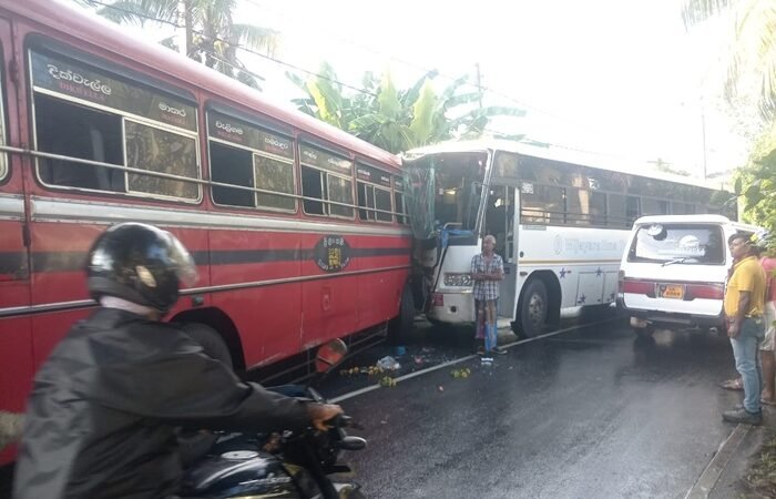 கடந்த 5 நாட்களில் வீதி விபத்துக்களில் 44 பேர் உயிரிழப்பு
