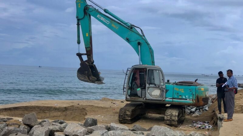 கல்முனை, மாளிகைக்காடு கடலரிப்பைத் தடுப்பதற்கான கல்வேலி அமைக்கும் பணி
