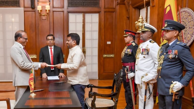 வலுசக்தி அமைச்சராக அநுர கருணாதிலக்க ஜனாதிபதி முன்னிலையில் பதவியேற்பு!