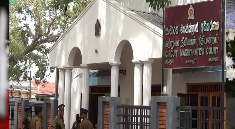 ஏறாவூர் நீதிமன்றில் பொலிஸாரின் துப்பாக்கியை பறித்துக்கொண்டு ஓடிய நபர் : மட்டக்களப்பில் பரபரப்பு!