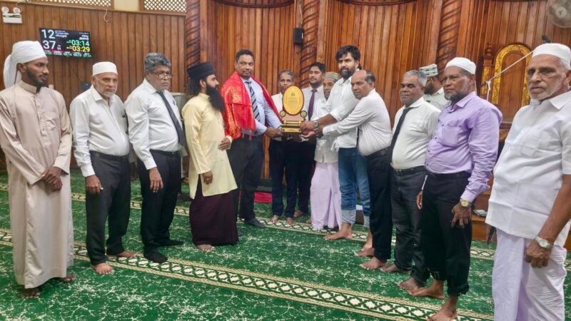 அம்பாறை மாவட்ட புதிய அரசாங்க அதிபருக்கு கல்முனையில் சிறப்பான வரவேற்பு!