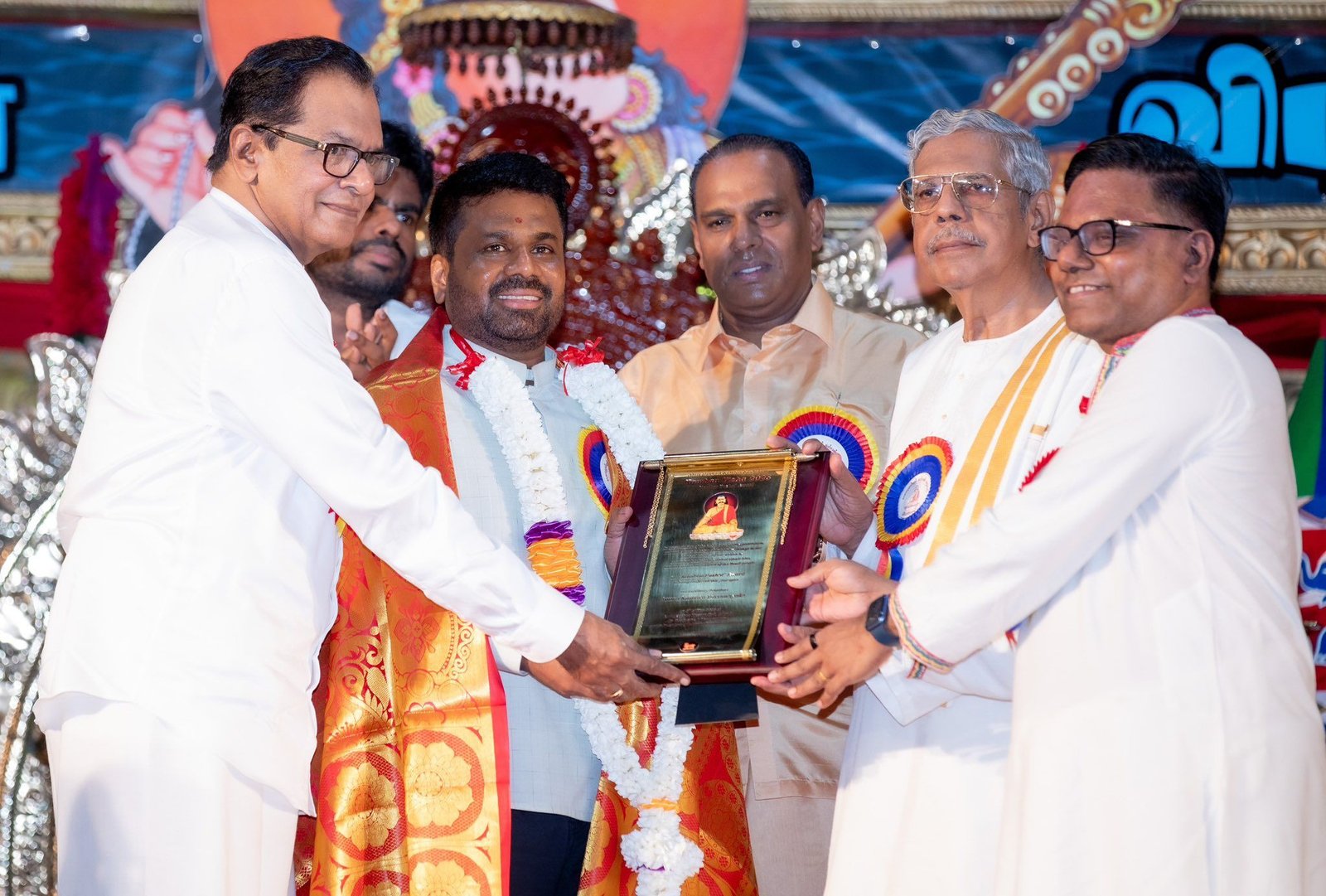 கம்பன் விழாவில் ஜனாதிபதிக்கு விருது!