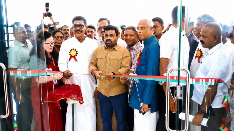 மட்டக்களப்பு பொது நூலகத்தை உத்தியோகபூர்வமாக திறந்து வைத்தார் ஜனாதிபதி!