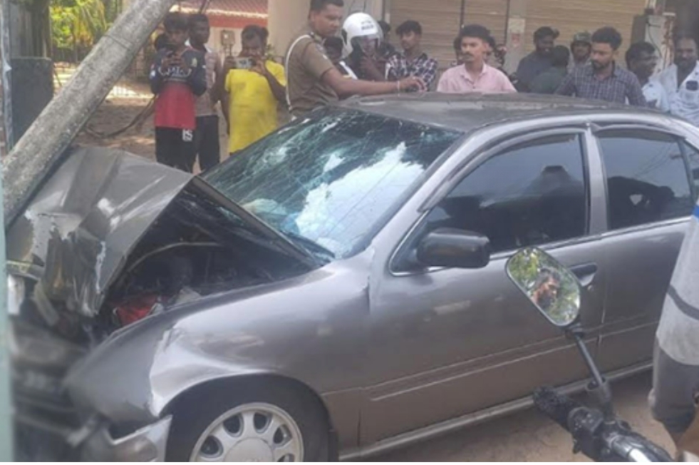 மட்டக்களப்பு பெரியகல்லாறு பகுதியில் விபத்து நால்வர் காயம்