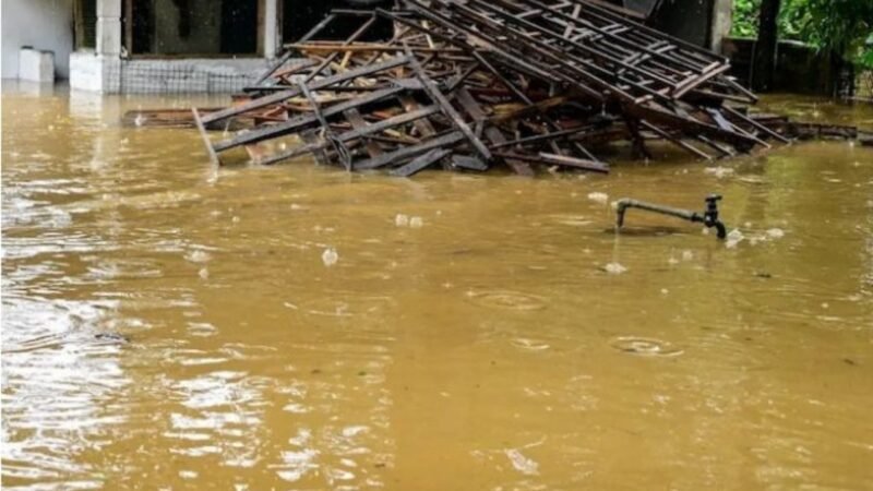 சீரற்ற வானிலையால் ஒருவர் உயிரிழப்பு : 7 ஆயிரத்துக்கும் அதிகமானோர் பாதிப்பு!