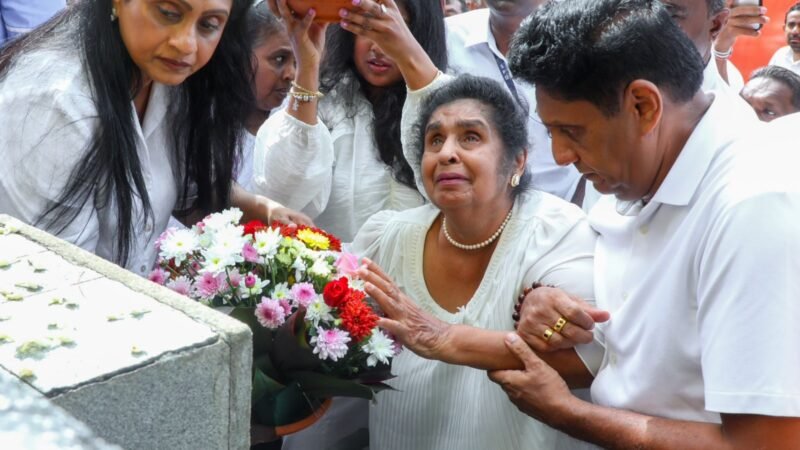 முன்னாள் ஜனாதிபதி பிரேமதாசவின் 33வது நினைவு தினம் அனுஷ்டிப்பு