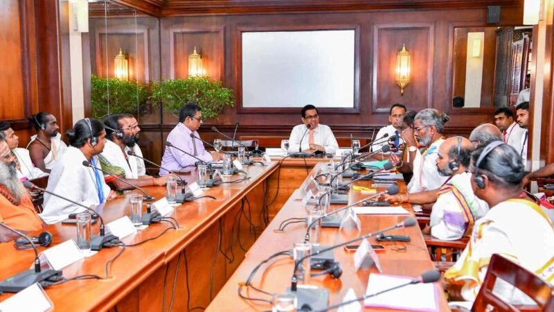 மலையக இந்து குருமாருக்கும் ஜனாதிபதியின் செயலாளருக்கும் இடையில் சந்திப்பு
