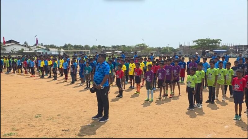 இலங்கை உதைப்பந்தாட்ட சம்மேளனத்தின் ஏற்பாட்டில் பாடசாலை மாணவர்களுக்கான ஒருநாள் பயிற்சி முகாம்
