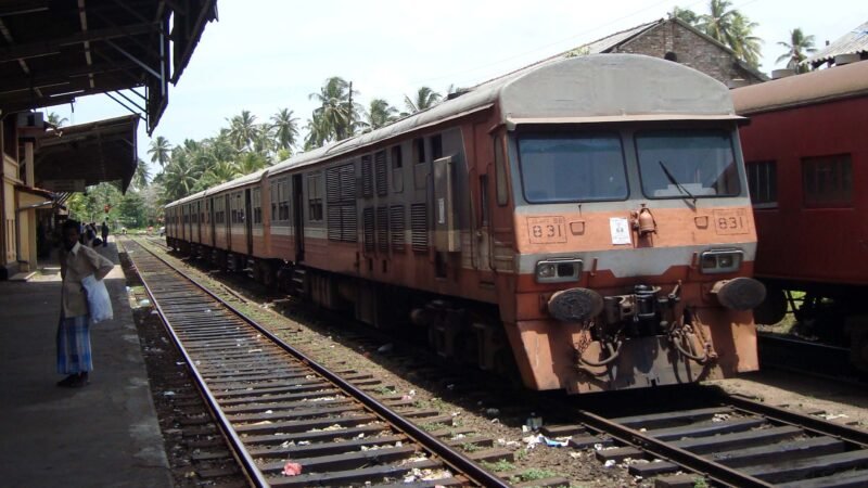 களனிவெளி ரயில் பாதை புனரமைப்பு – ரயில் சேவையில்  மாற்றம்!