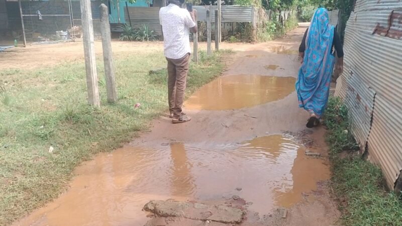 கந்தளாய் பேராறு வீதி புனரமைக்கப்படாது புறக்கணிப்பு : மக்கள் கடும் விசனம்!