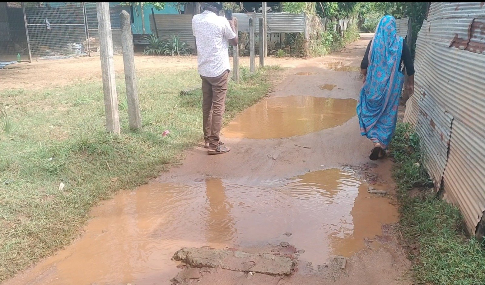 கந்தளாய் பேராறு வீதி புனரமைக்கப்படாது புறக்கணிப்பு : மக்கள் கடும் விசனம்!