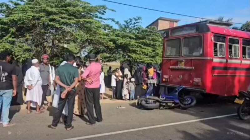அரச பேருந்துடன் மோட்டார் சைக்கிள் மோதி விபத்து!