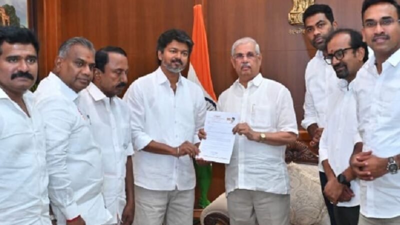 முடிவுக்கு வந்தது இழுபறி நிலை : ஆட்சி அமைக்க விஜய்க்கு ஆளுநர் அழைப்பு!