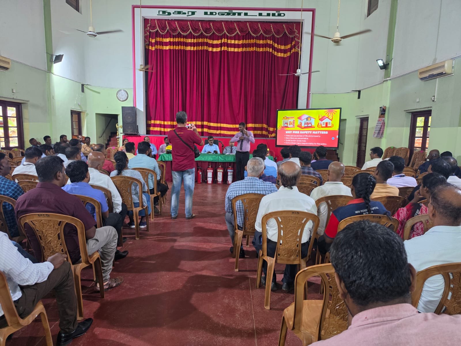 மட்டக்களப்பில் வர்த்தக நிலைய உரிமையாளர்களுக்கான விழிப்புணர்வு செயலமர்வு!