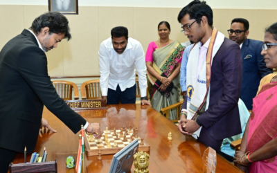 பிரக்ஞானந்தாவுடன் செஸ் விளையாடிய தமிழக முதலமைச்சர் விஜய்!
